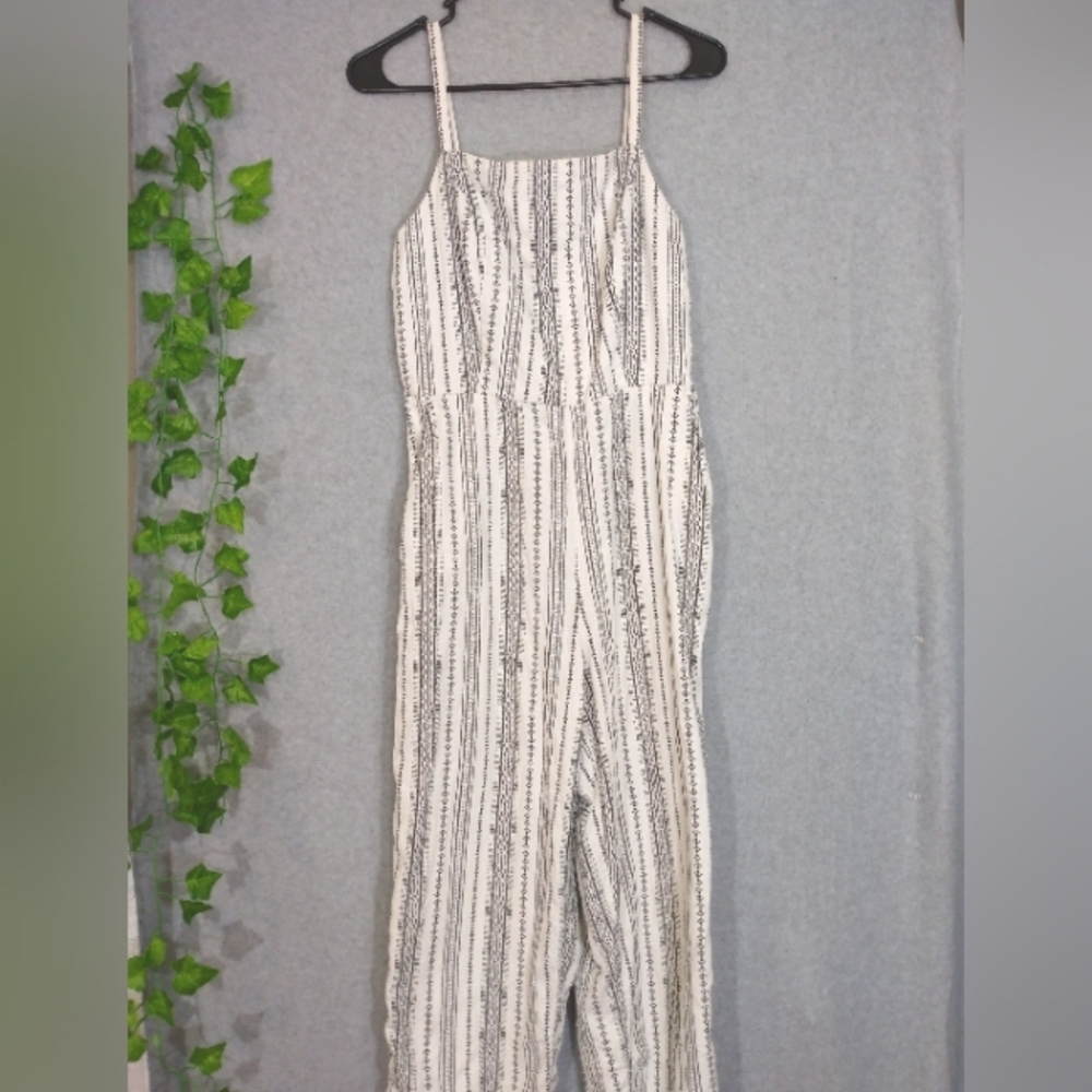 Old Navy boho jumpsuit medium with pockets